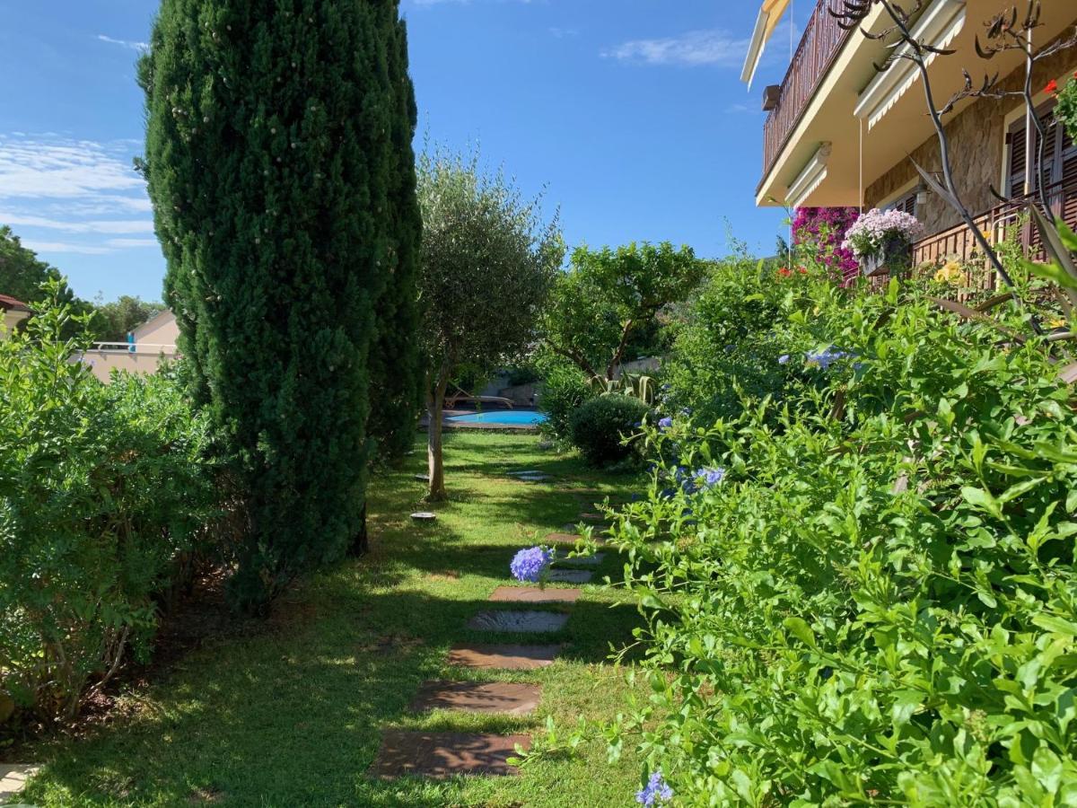 Villa Pineland Borghetto Santo Spirito Eksteriør billede