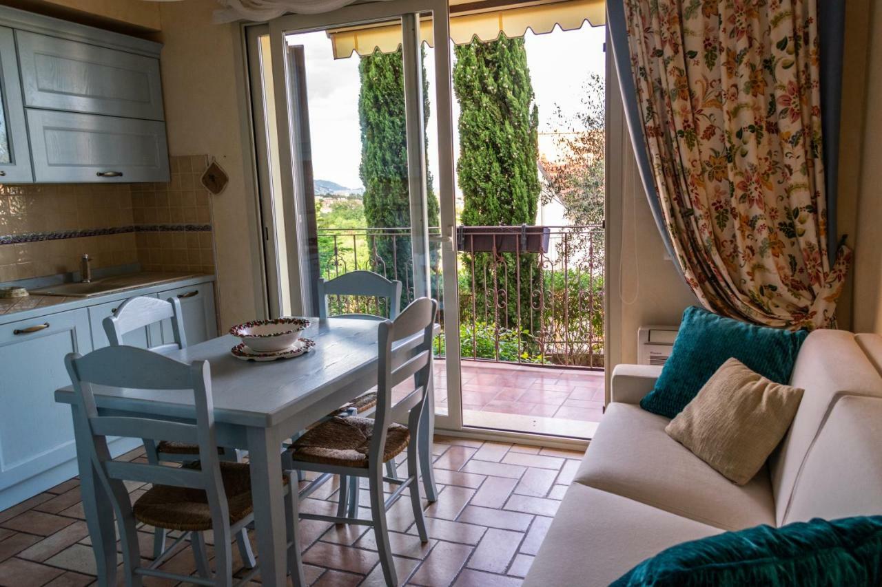 Villa Pineland Borghetto Santo Spirito Eksteriør billede