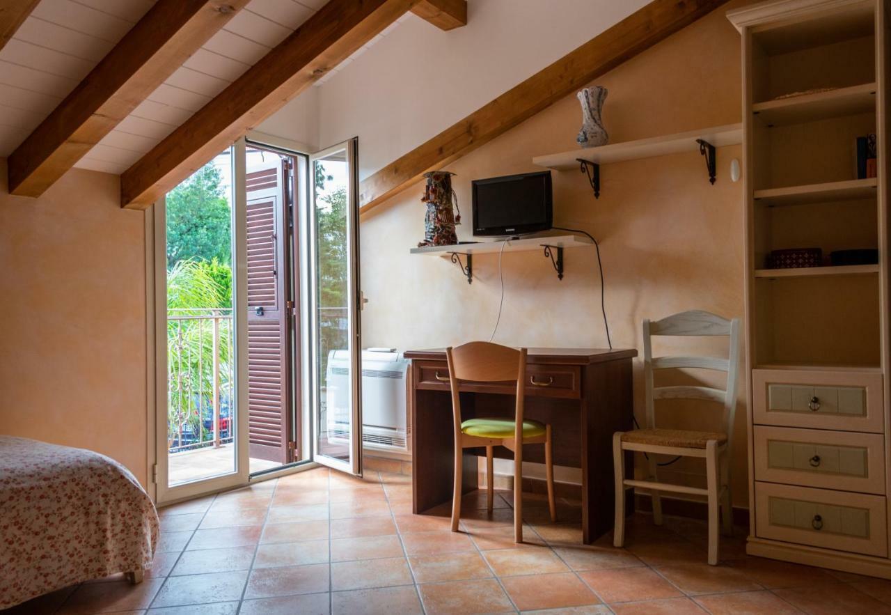 Villa Pineland Borghetto Santo Spirito Eksteriør billede